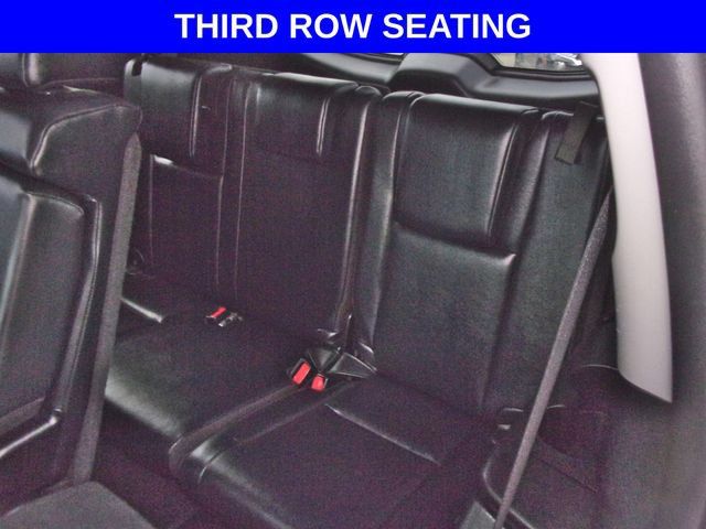 Used 2019 Toyota Highlander XLE AWD/4WD image 3