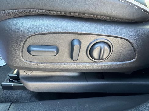 Used 2025 Buick Encore GX Avenir w/ Avenir Technology Package image 25