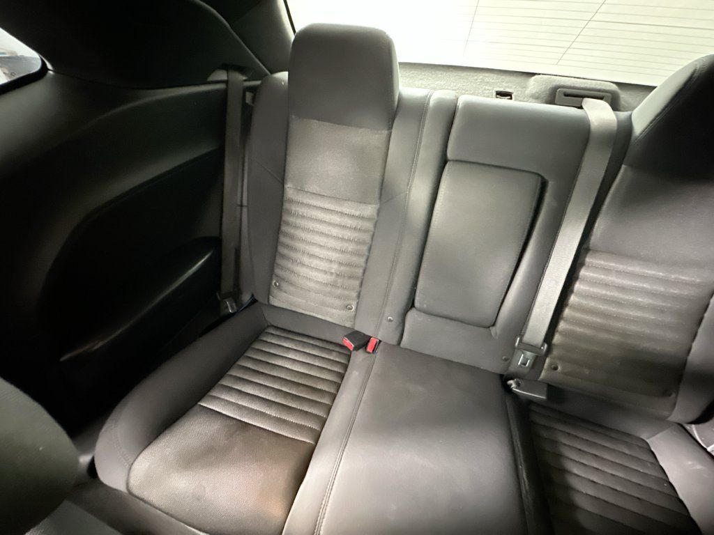 Used 2013 Dodge Challenger SXT RWD image 12