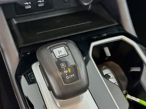 Used 2025 Mitsubishi Outlander SE FWD image 25