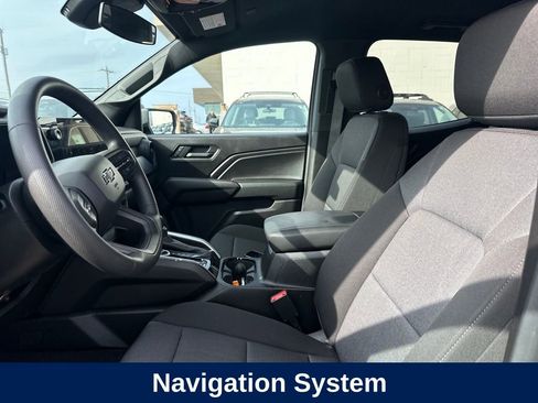 Used 2025 Chevrolet Colorado Trail Boss image 11