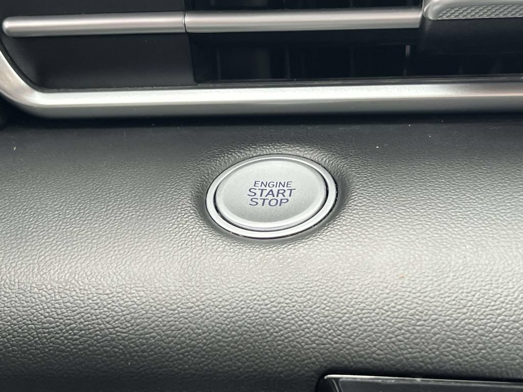 Used 2023 Hyundai Elantra SEL w/ Preferred Accessory Package FWD image 30