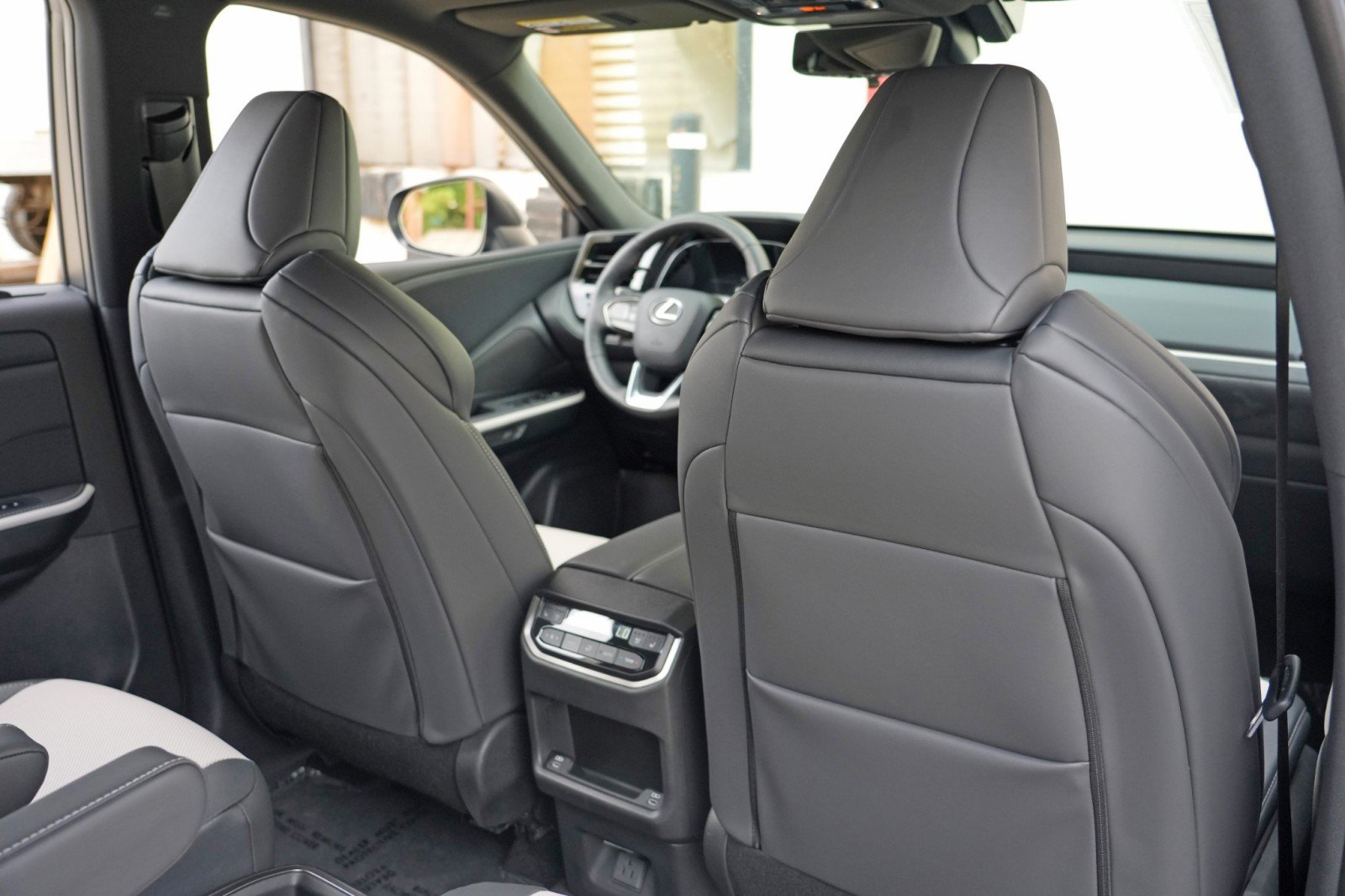Used 2025 Lexus TX 500h AWD image 41