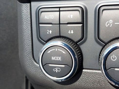 Used 2025 Chevrolet Tahoe High Country image 16