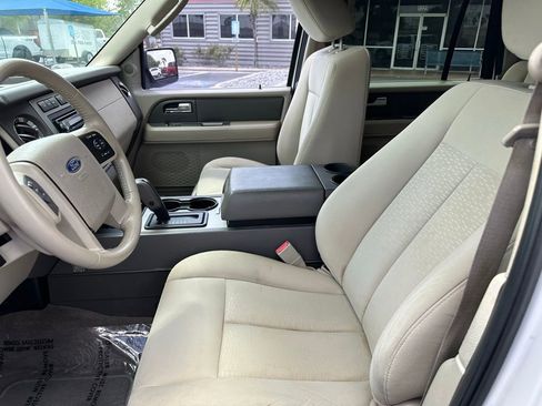 Used 2010 Ford Expedition XLT RWD image 11