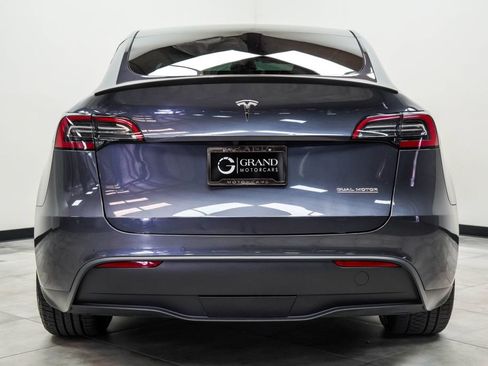 Used 2022 Tesla Model Y Performance AWD/4WD image 9
