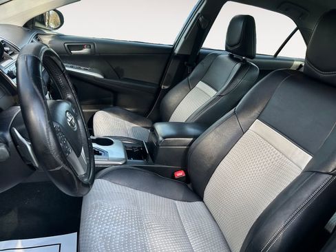 Used 2013 Toyota Camry SE image 9