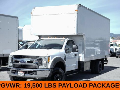 Used 2017 Ford F550 2WD Regular Cab Super Duty image 4