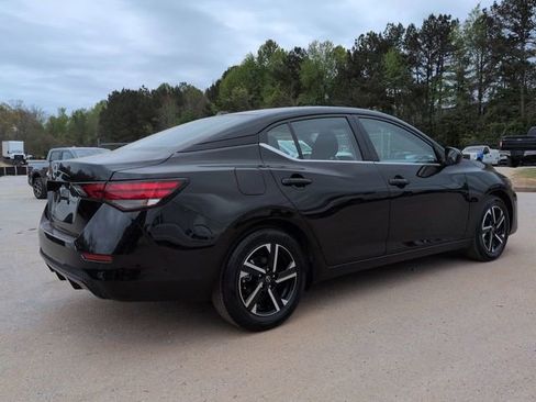 Used 2025 Nissan Sentra SV image 4