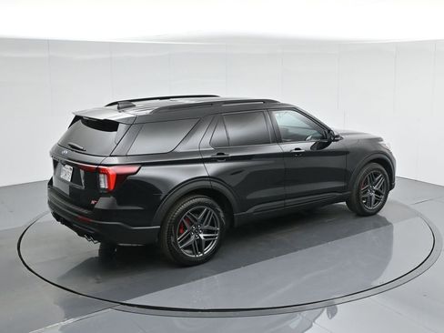 Used 2025 Ford Explorer ST image 46