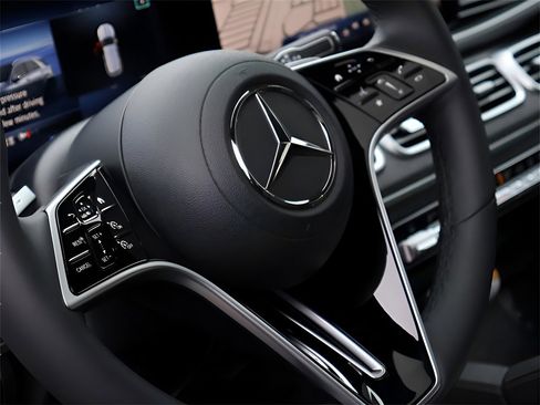 Used 2025 Mercedes-Benz GLE 350 4MATIC image 23