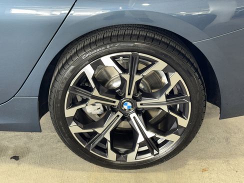 Used 2025 BMW 330i Sedan w/ Convenience Package image 35