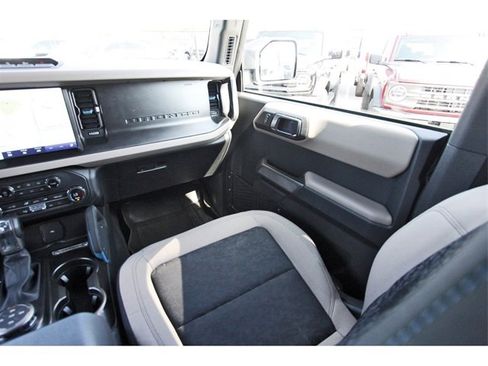 Certified 2023 Ford Bronco Wildtrak image 9