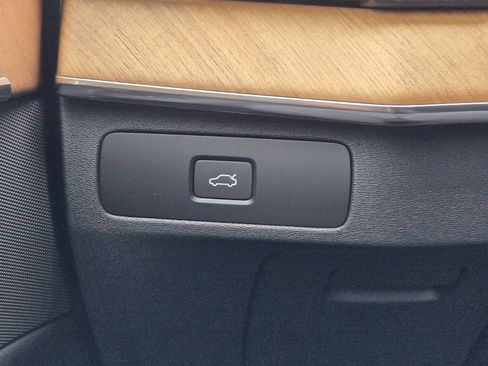 Used 2024 Volvo XC90 B6 Plus w/ Protection Package Premier image 33