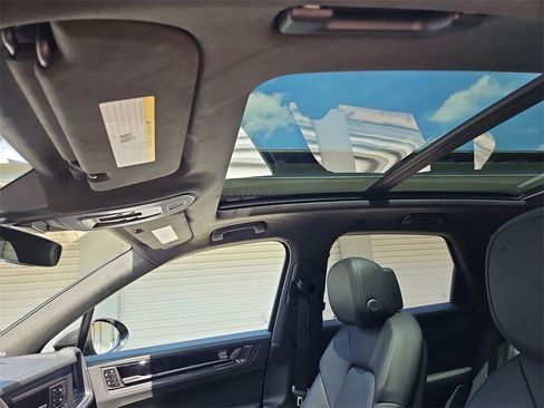 New 2025 Porsche Cayenne GTS image 12