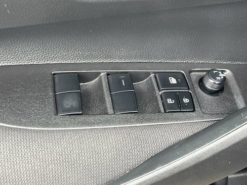 Used 2025 Toyota Corolla LE FWD image 14