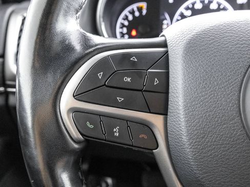 Used 2021 Jeep Grand Cherokee Limited AWD/4WD image 26