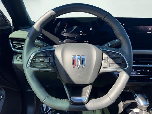 Used 2024 Buick Envista Avenir image 41