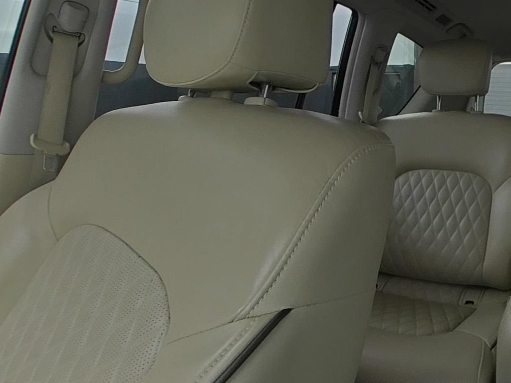 Used 2019 INFINITI QX80 Luxe w/ 22" Wheel Package RWD image 9