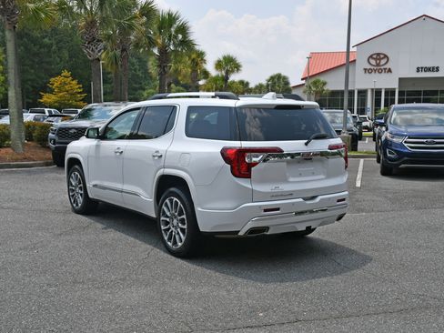 Used 2023 GMC Acadia Denali w/ Denali Technology Package FWD image 3