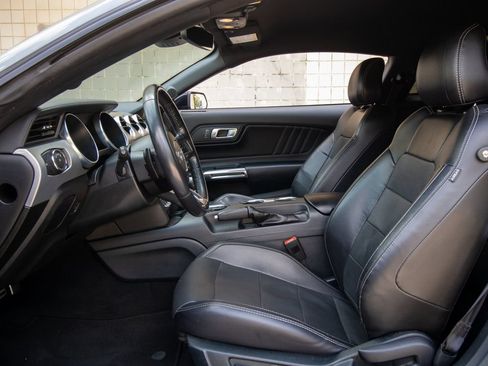 Used 2022 Ford Mustang GT Premium w/ Black Accent Package RWD image 13