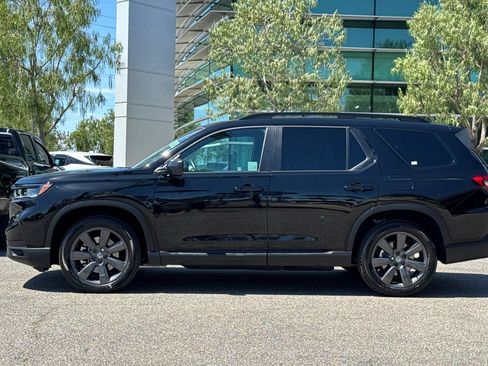 Certified 2025 Honda Pilot Sport image 7