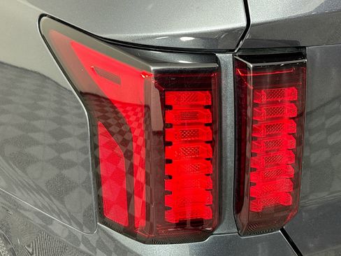 Used 2023 Kia Sorento S image 35