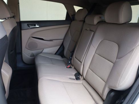 Used 2019 Hyundai Tucson SE FWD image 17