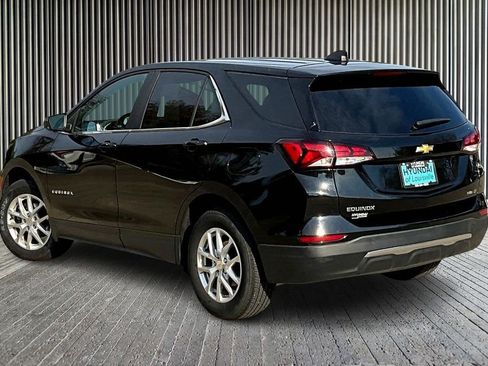 Used 2023 Chevrolet Equinox LT image 2