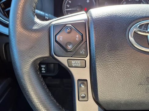 Used 2020 Toyota Tacoma TRD Sport w/ Technology Package image 13