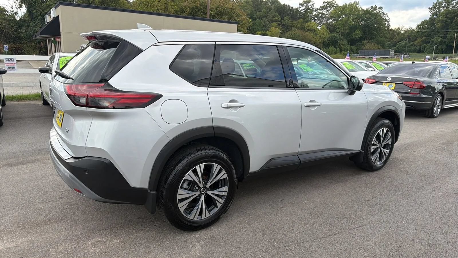 Used 2021 Nissan Rogue SV FWD image 6