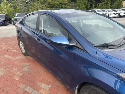 Used 2016 Hyundai Elantra SE FWD image 18