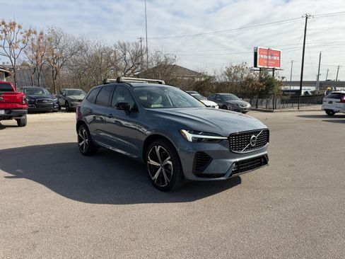 Certified 2023 Volvo XC60 T8 Ultimate w/ Climate Package image 7