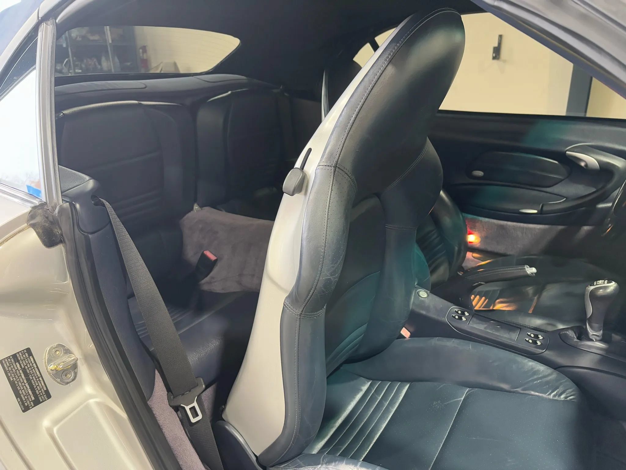 Used 2004 Porsche 911 Cabriolet image 18