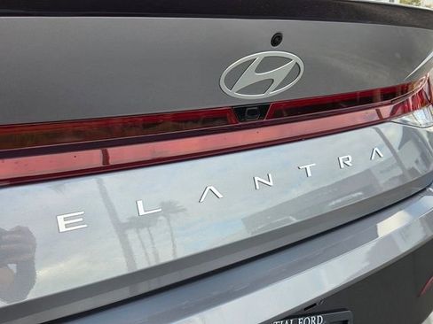 Used 2025 Hyundai Elantra Sport FWD image 14