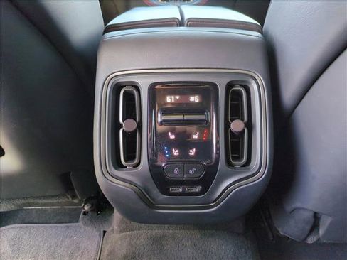 Used 2022 Aston Martin DBX image 18