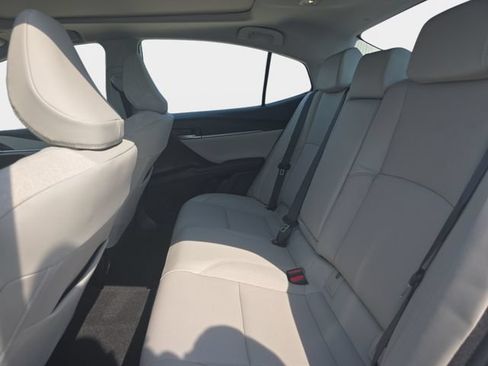 Used 2025 Toyota Camry XLE FWD image 16