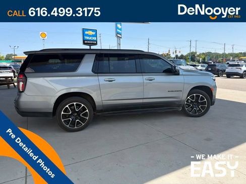 Used 2023 Chevrolet Suburban RST w/ Luxury Package AWD/4WD image 6