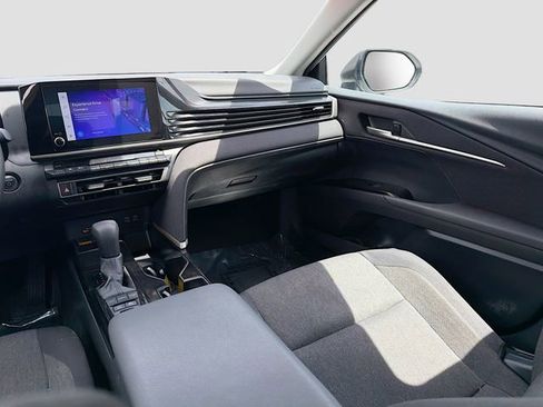 Used 2025 Toyota Camry LE FWD image 21