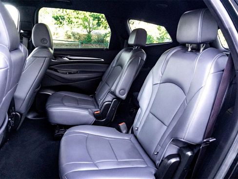 Used 2024 Buick Enclave Premium image 27