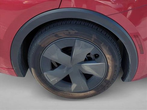Used 2025 Toyota Prius LE FWD image 8
