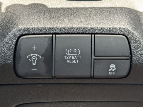 New 2025 Hyundai Elantra SEL image 23