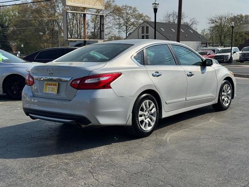 Used 2017 Nissan Altima 2.5 S w/ Power Driver Seat Package image 5