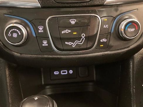Used 2019 Chevrolet Equinox LT FWD image 21
