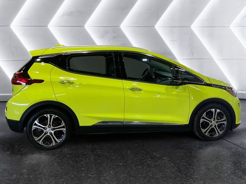 Used 2019 Chevrolet Bolt Premier w/ Infotainment Package image 7