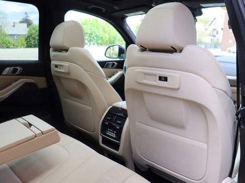 Used 2022 BMW X5 xDrive45e AWD/4WD image 18