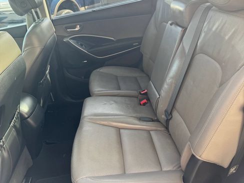 Used 2016 Hyundai Santa Fe SE w/ Option Group 03 FWD image 11