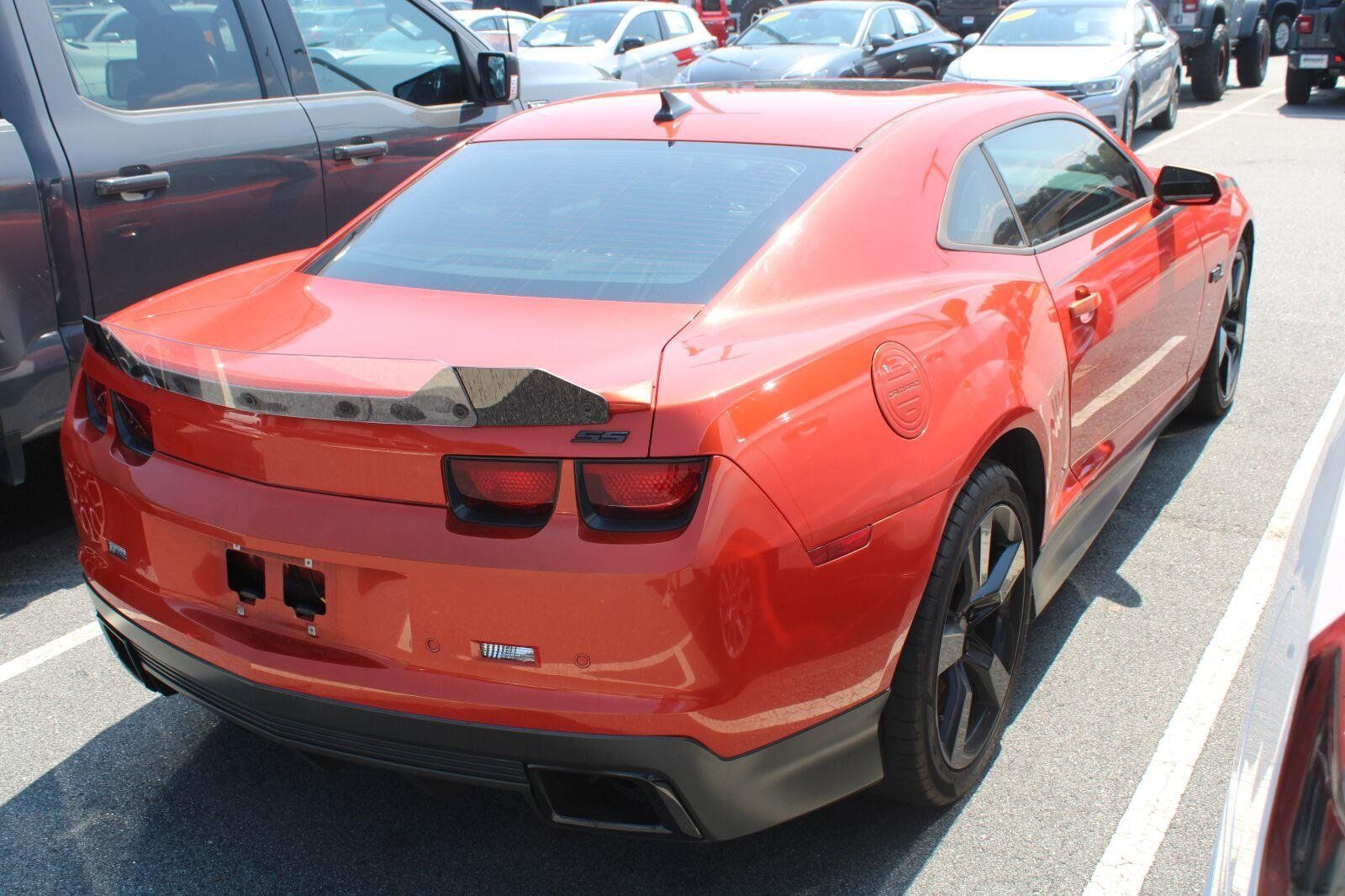 Used 2011 Chevrolet Camaro SS w/ LPO, Ground Effects Package RWD image 4