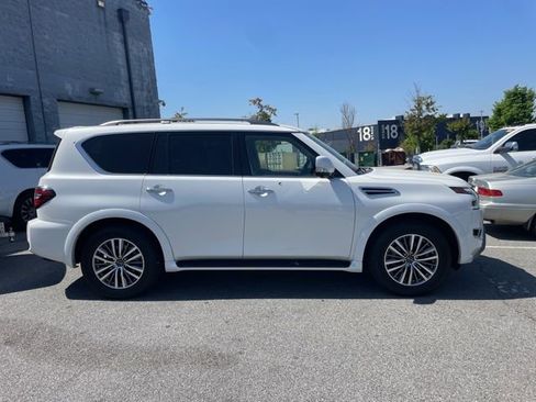 Used 2023 Nissan Armada SL w/ Captain's Chairs Package image 2