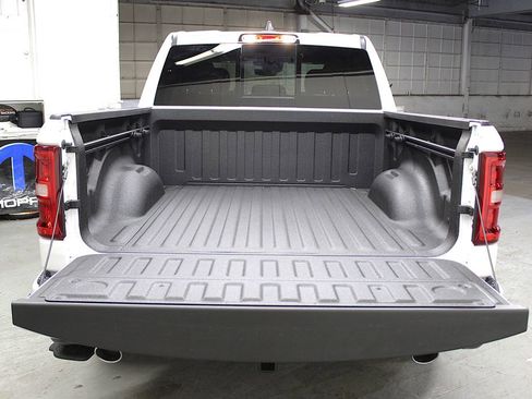 New 2026 RAM 1500 4x4 Crew Cab image 36